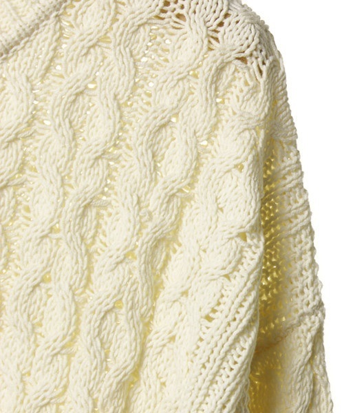 H&M（エイチ・アンド・エム）の「長袖ニット（ニット/セーター・レディース・ホワイト・S）」の4枚目の写真