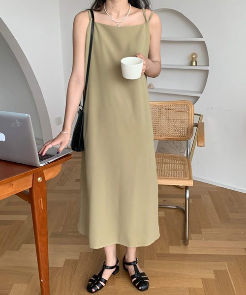 shopnikoniko(ショップニコニコ)の「バックリボン 細ストラップ キャミワンピ ロング丈(ワンピース・レディース・ベージュ/ブラック・フリー)」の2枚目の写真