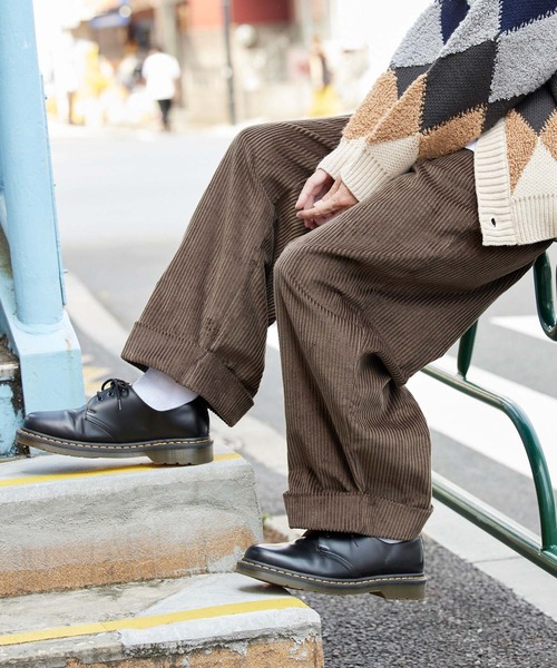 WONDER WONDER（ワンダーワンダー）の「超太畝ロールアップコーデュロイパンツ（その他パンツ・メンズ・グレー/ダークブラウン・S/M/L）」の10枚目の写真