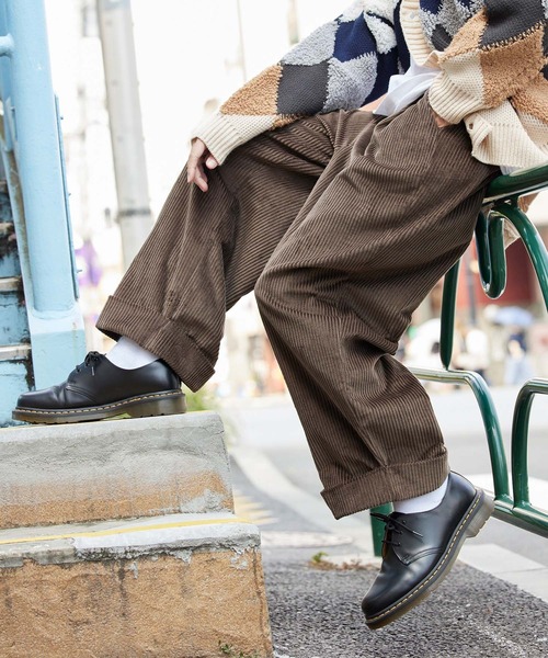 WONDER WONDER（ワンダーワンダー）の「超太畝ロールアップコーデュロイパンツ（その他パンツ・メンズ・グレー/ダークブラウン・S/M/L）」の11枚目の写真