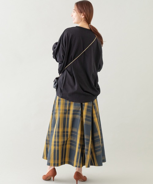 LAVEANGE（ラビアンジェ）の「バックタックプルオーバー（Tシャツ/カットソー・レディース・ブラック/ブラウン/アイボリー・LL/3L/4L/5L/M）」の16枚目の写真