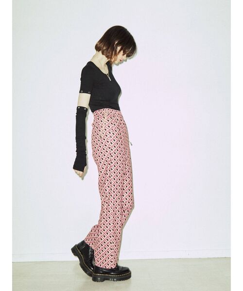 jouetie(ジュエティ)の「Uネックフィットトップス(Tシャツ/カットソー・レディース・ブルー/ブラック/その他1/パープル/オフホワイト/レッド・MEDIUM)」の22枚目の写真