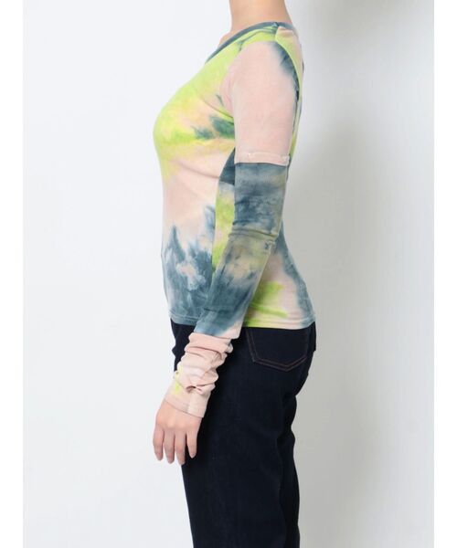 jouetie(ジュエティ)の「Uネックフィットトップス(Tシャツ/カットソー・レディース・ブルー/ブラック/その他1/パープル/オフホワイト/レッド・MEDIUM)」の7枚目の写真