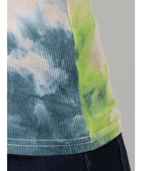 jouetie(ジュエティ)の「Uネックフィットトップス(Tシャツ/カットソー・レディース・ブルー/ブラック/その他1/パープル/オフホワイト/レッド・MEDIUM)」の11枚目の写真