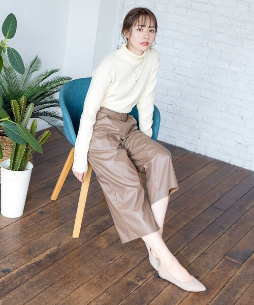 Tiaclasse(ティアクラッセ)の「【洗える】洗練された女性スタイルを叶える、フェイクレザーワイドパンツ(その他パンツ・レディース・ブラック/モカ・S/M/L)」の16枚目の写真