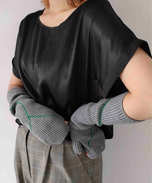 CONTROL FREAK / CTFK（コントロールフリーク）の「CONTROL FREAK(コントロールフリーク)ラインリブニットアームウォーマー（アームカバー・レディース・アイボリー/グレー/キャメル/ブラック/モスグリーン・FREE）」の4枚目の写真