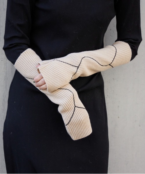 CONTROL FREAK / CTFK（コントロールフリーク）の「CONTROL FREAK(コントロールフリーク)ラインリブニットアームウォーマー（アームカバー・レディース・アイボリー/グレー/キャメル/ブラック/モスグリーン・FREE）」の9枚目の写真