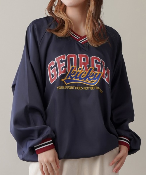 SPINNS（スピンズ）の「【ゆるシルエット】ラインロゴデザイン ナイロントップス（その他トップス・レディース・ブルー/ブラック/オフホワイト/ネイビー/ブラウン・ONESIZE）」の4枚目の写真