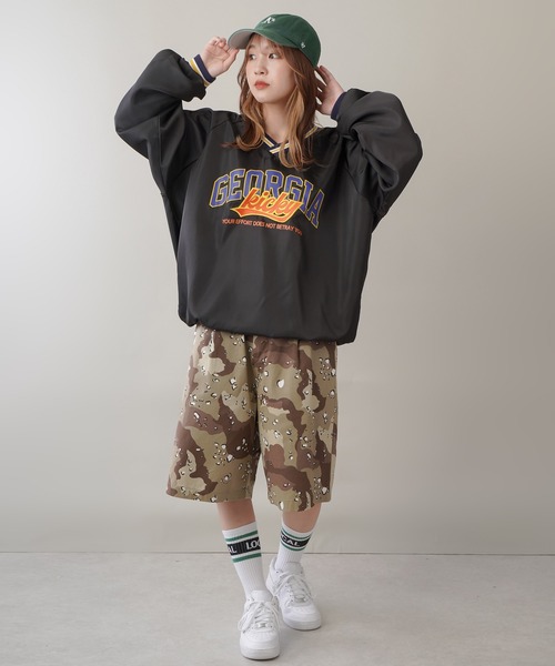 SPINNS（スピンズ）の「【ゆるシルエット】ラインロゴデザイン ナイロントップス（その他トップス・レディース・ブルー/ブラック/オフホワイト/ネイビー/ブラウン・ONESIZE）」の20枚目の写真