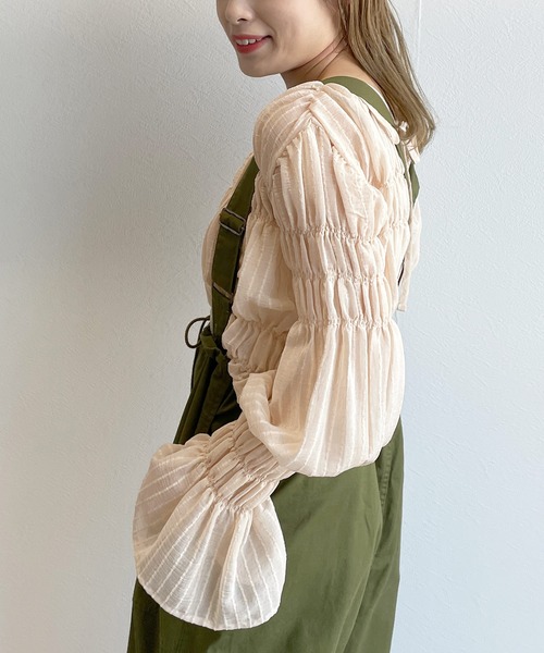 w closet（ダブルクローゼット）の「シャーリングブラウス（シャツ/ブラウス・レディース・ラベンダー/ライトベージュ/ブラック・FREE）」の14枚目の写真