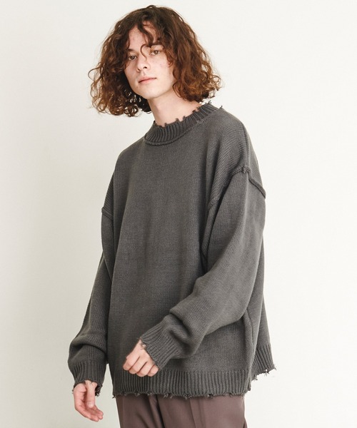 THE HITSS（ヒッツ）の「【THE HITSS】オーバーサイズ アクリルバルキー ダメージ モックネック ニットプルオーバー（ニット/セーター・メンズ・チャコール/モカ/オフホワイト/サックスブルー・M/L）」の2枚目の写真