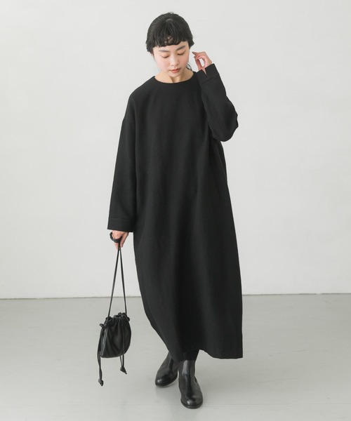 ★かぐれ ウールサージワンピース 日本製 黒 ブラック 長袖 ニットkagure かぐれ（カグレ）の「ウールサージワイドワンピース（ワンピース