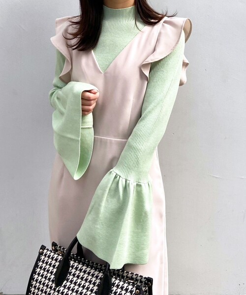 OPAQUE.CLIP（オペークドットクリップ）の「◆フレアスリーブリブニット（ニット/セーター・レディース・ライトグリーン/オフホワイト/ブラック・38）」の11枚目の写真