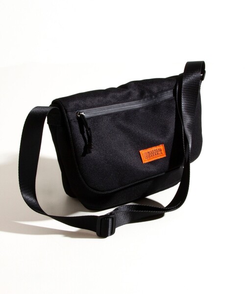 UNIVERSAL OVERALL(ユニバーサルオーバーオール)の「【UNIVERSAL OVERALL/ユニバーサルオーバーオール】NEWフラップショルダー(ショルダーバッグ・メンズ・ベージュ/カーキ/ブラック/ネイビー・FREE)」の1枚目の写真