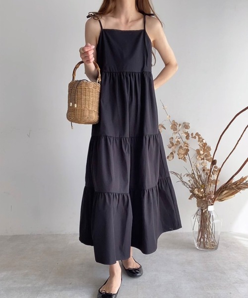 FILLOU(FILLOU)の「ショルダーリボンティアードキャミワンピース(ワンピース・レディース・ライトベージュ/ホワイト/ブラック/グレイッシュベージュ/ダークブラウン・MEDIUM/LARGE/X-LARGE/SMALL)」の15枚目の写真