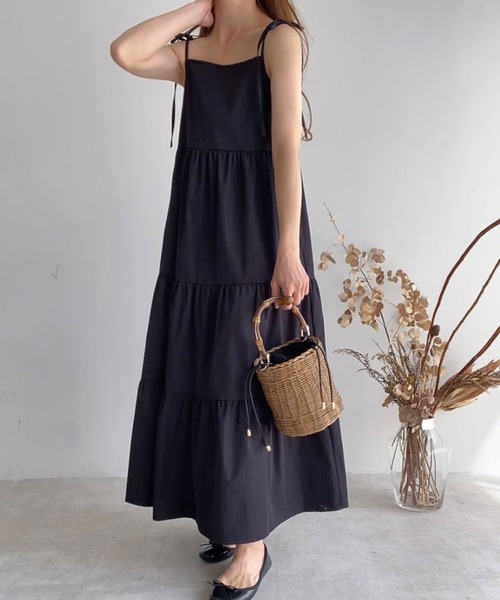 FILLOU(FILLOU)の「ショルダーリボンティアードキャミワンピース(ワンピース・レディース・ライトベージュ/ホワイト/ブラック/グレイッシュベージュ/ダークブラウン・MEDIUM/LARGE/X-LARGE/SMALL)」の14枚目の写真