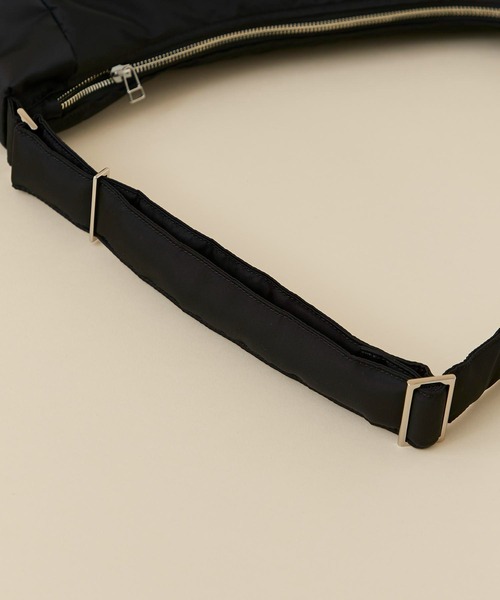 CITY TOKYO（シティトウキョウ）の「【ユニセックス対応】SYNTHETICパディングボディバック（トートバッグ・レディース・カーキ/ホワイト/ブラック・FREE）」の9枚目の写真