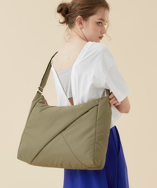 CITY TOKYO（シティトウキョウ）の「【ユニセックス対応】SYNTHETICパディングボディバック（トートバッグ・レディース・カーキ/ホワイト/ブラック・FREE）」の13枚目の写真