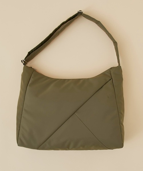 CITY TOKYO（シティトウキョウ）の「【ユニセックス対応】SYNTHETICパディングボディバック（トートバッグ・レディース・カーキ/ホワイト/ブラック・FREE）」の17枚目の写真