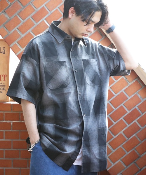 ８(eight)（エイト）の「オンブレ半袖シャツ（シャツ/ブラウス・メンズ・ホワイト/ブラウン/ブルー/チャコール・LARGE/X-LARGE/MEDIUM）」の3枚目の写真