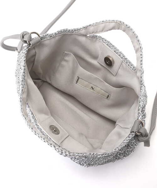 N.（N. Natural Beauty Basic）（エヌエヌナチュラルビューティーベーシック）の「メタリック編み上げショルダーバッグ（トートバッグ・レディース・シルバー・ﾌﾘ-）」の8枚目の写真