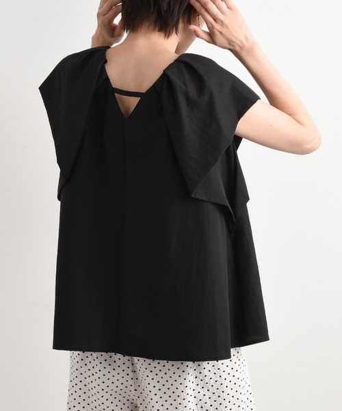 INTERPLANET（インタープラネット）の「ポリエステルタンブラーラッフルスリーブブラウス（シャツ/ブラウス・レディース・キャメル/ブラック/カーキ・FREE）」の7枚目の写真