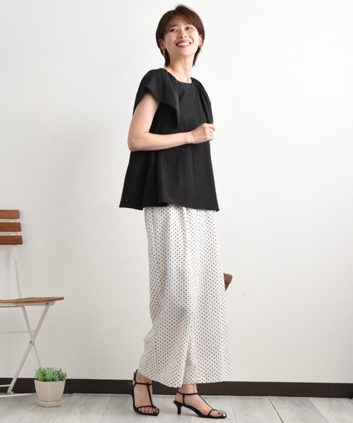 INTERPLANET（インタープラネット）の「ポリエステルタンブラーラッフルスリーブブラウス（シャツ/ブラウス・レディース・キャメル/ブラック/カーキ・FREE）」の12枚目の写真