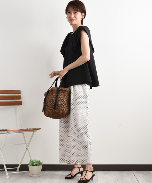 INTERPLANET（インタープラネット）の「ポリエステルタンブラーラッフルスリーブブラウス（シャツ/ブラウス・レディース・キャメル/ブラック/カーキ・FREE）」の16枚目の写真