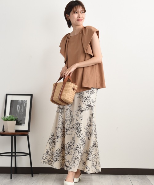 INTERPLANET（インタープラネット）の「ポリエステルタンブラーラッフルスリーブブラウス（シャツ/ブラウス・レディース・キャメル/ブラック/カーキ・FREE）」の19枚目の写真