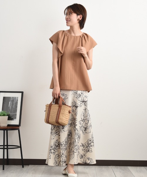 INTERPLANET（インタープラネット）の「ポリエステルタンブラーラッフルスリーブブラウス（シャツ/ブラウス・レディース・キャメル/ブラック/カーキ・FREE）」の18枚目の写真