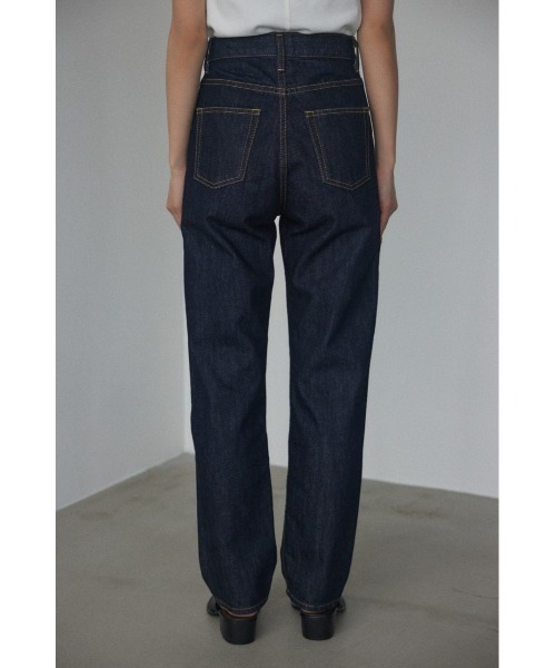 BLACK BY MOUSSY(ブラックバイマウジー)の「KONA One wash DENIM(コナワンウォッシュデニム)(デニムパンツ・レディース・ダークブルー・24inch/25inch/26inch/23inch)」の4枚目の写真