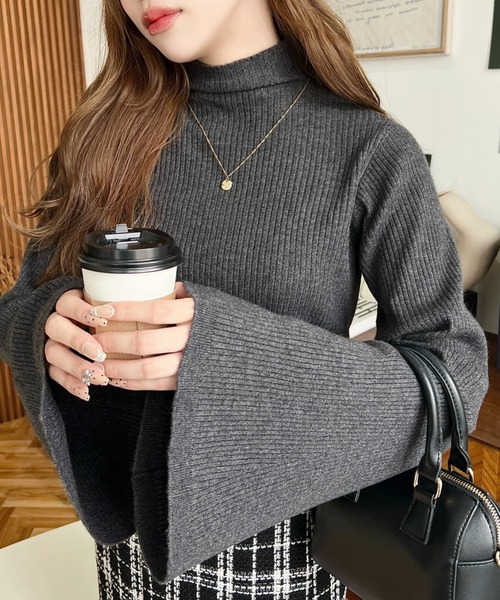 moment+(モーメントプラス)の「【累計販売枚数1万枚突破!】12G プチハイネックフレアスリーブリブニットプルオーバー(ニット/セーター・レディース・ブラック/アイボリー/ナチュラル/ダークグリーン/ブルー/ボルドー/チャコールグレー/杢グレー/ブラウン系その他/ブラウン・M/L)」の4枚目の写真