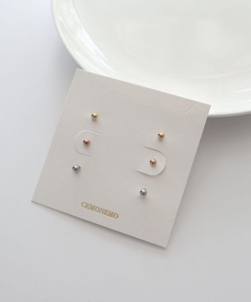 CEMONEMO（セモネモ）の「【金属アレルギー対応】 ミックスカラー メタルボール ミニピアス / サージカルステンレス 316L（ピアス（両耳用）・レディース・シルバー×ゴールド/ゴールド/シルバー/ピンクゴールド・FREE）」の5枚目の写真