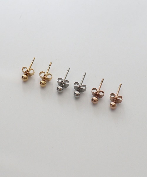 CEMONEMO（セモネモ）の「【金属アレルギー対応】 ミックスカラー メタルボール ミニピアス / サージカルステンレス 316L（ピアス（両耳用）・レディース・シルバー×ゴールド/ゴールド/シルバー/ピンクゴールド・FREE）」の6枚目の写真