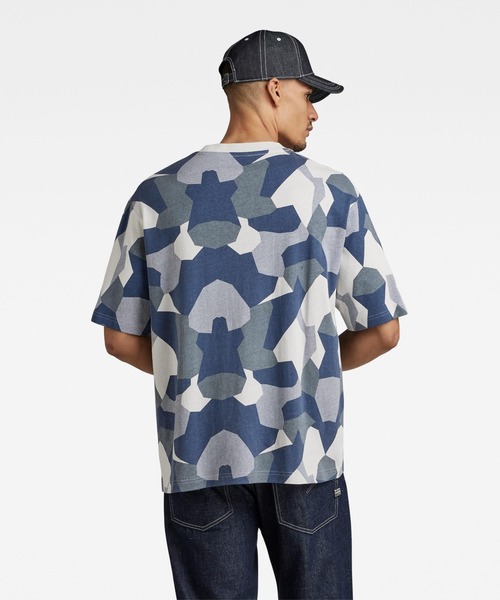 G-STAR（ジースター）の「OVERSIZED BOXY T-SHIRT SYMMETRIC ALLOVER/オーバーサイズT/カモフラ（Tシャツ/カットソー・メンズ・カモフラージュ・LARGE/MEDIUM/SMALL/X-LARGE/X-SMALL）」の3枚目の写真