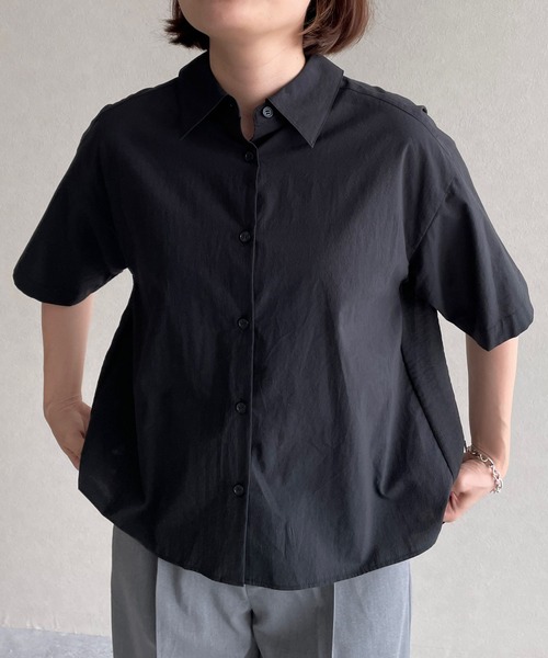 【真香さま専用】プリーツプリーズ ワームホールブラウス 黒 5 LOWRYS FARM（ローリーズファーム）の「バックプリーツシャツSS