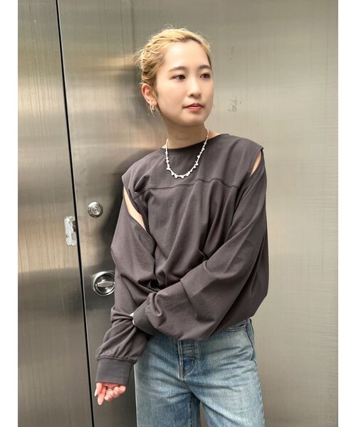 Ungrid（アングリッド）の「ショルダースリットロングスリーブTee（Tシャツ/カットソー・レディース・チャコールグレー/パープル/オフホワイト・FREE）」の3枚目の写真