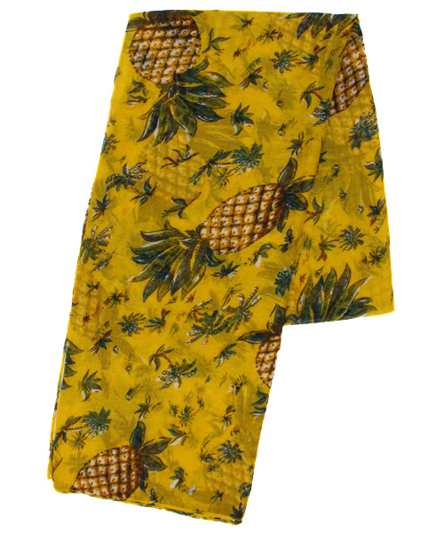 & by P&D(アンドバイピーアンドディー)の「フルーツプリントストール(ストール/ショール・レディース・ライトグリーン/イエロー・FREE)」の2枚目の写真