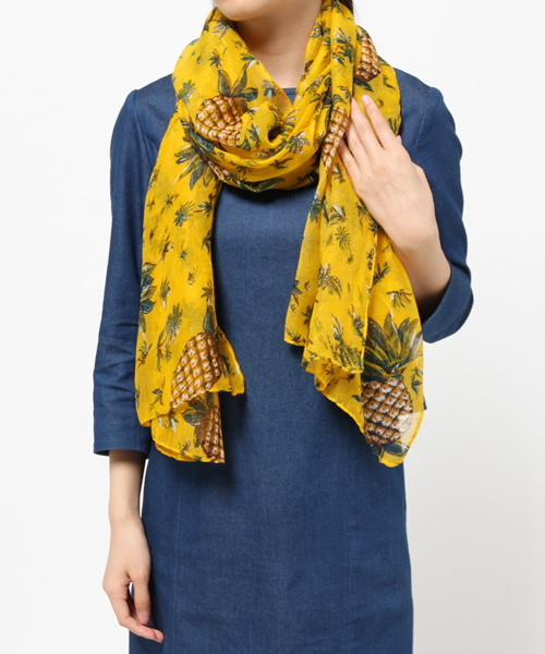 & by P&D(アンドバイピーアンドディー)の「フルーツプリントストール(ストール/ショール・レディース・ライトグリーン/イエロー・FREE)」の6枚目の写真