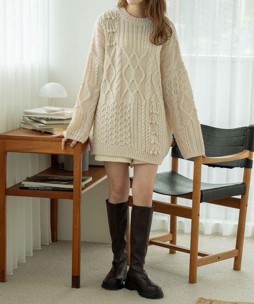 Ambre Neige（アンブルネージュ）の「手編み風ポンポンケーブルニット／WEB/EC限定商品（ニット/セーター・レディース・ベージュ/ピンクベージュ/ダークブラウン/アイボリー・FREE）」の8枚目の写真