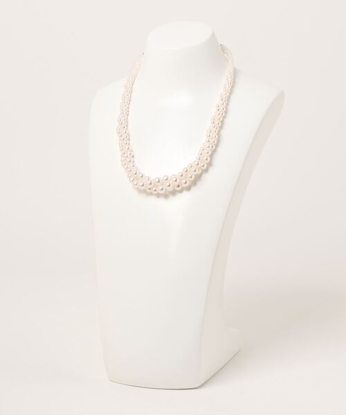 Three Four Time（ｽﾘｰﾌｫｰﾀｲﾑ）の「ネジリパールネックレス【結婚式/パーティ/フォーマル】（ネックレス・レディース・オフホワイト・FREE）」の5枚目の写真