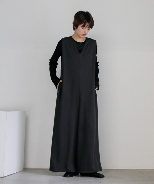 select MOCA（セレクトモカ）の「Vネックショルダータックオールインワン（つなぎ/オールインワン・レディース・ネイビー/チャコールグレー・SMALL/MEDIUM/LARGE）」の4枚目の写真