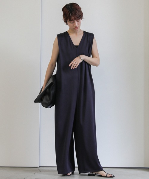 select MOCA（セレクトモカ）の「Vネックショルダータックオールインワン（つなぎ/オールインワン・レディース・ネイビー/チャコールグレー・SMALL/MEDIUM/LARGE）」の3枚目の写真