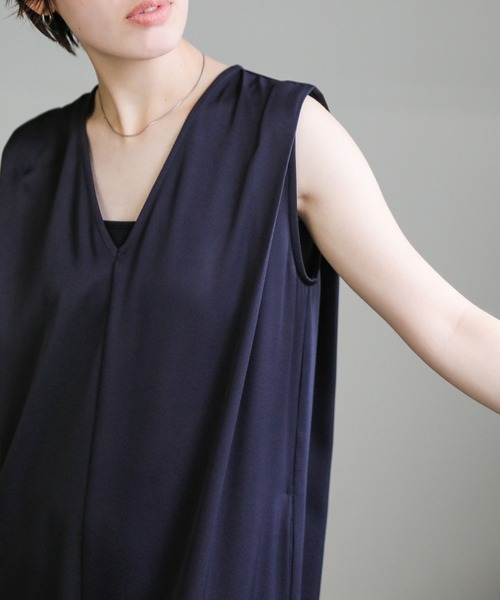 select MOCA（セレクトモカ）の「Vネックショルダータックオールインワン（つなぎ/オールインワン・レディース・ネイビー/チャコールグレー・SMALL/MEDIUM/LARGE）」の5枚目の写真
