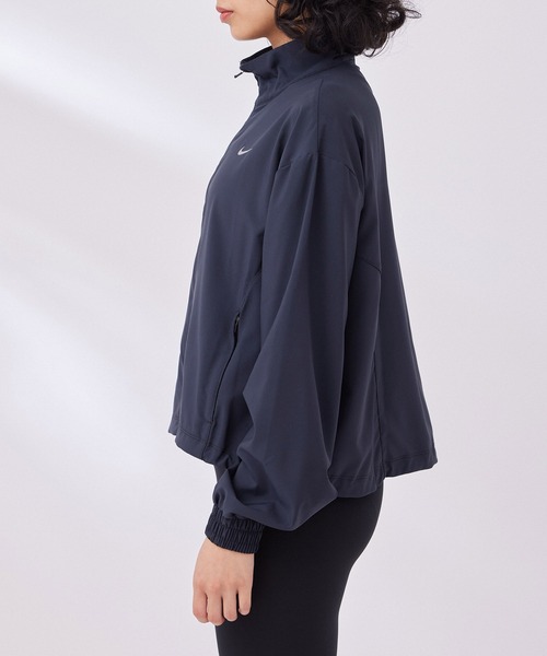 NIKE(ナイキ)の「【NIKE】ナイキ Dri-FIT ワン ジャケット ウィメンズ(ブルゾン・レディース・ブラック/ダークブラウン/パープル系その他2・M/S)」の20枚目の写真