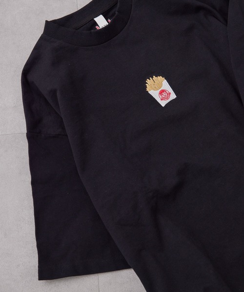 ear PAPILLONNER(イアパピヨネ)の「【Wendy's(ウェンディーズ)コラボ第二弾!】コットン刺しゅうTシャツ(Tシャツ/カットソー・レディース・ブラック/ホワイト・FREE)」の2枚目の写真