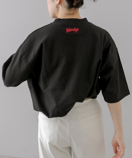 ear PAPILLONNER(イアパピヨネ)の「【Wendy's(ウェンディーズ)コラボ第二弾!】コットン刺しゅうTシャツ(Tシャツ/カットソー・レディース・ブラック/ホワイト・FREE)」の4枚目の写真