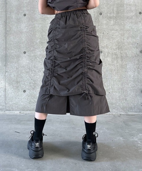 PAGEBOY（ページボーイ）の「ダブルレイヤードスカート（スカート・レディース・オフホワイト/チャコールグレー・FREE）」の4枚目の写真