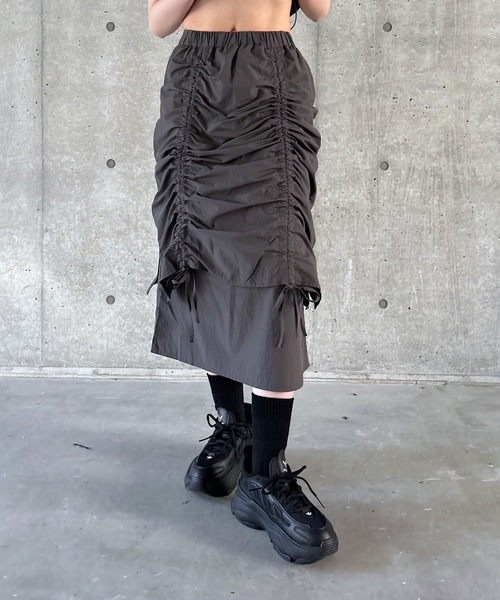 PAGEBOY（ページボーイ）の「ダブルレイヤードスカート（スカート・レディース・オフホワイト/チャコールグレー・FREE）」の5枚目の写真