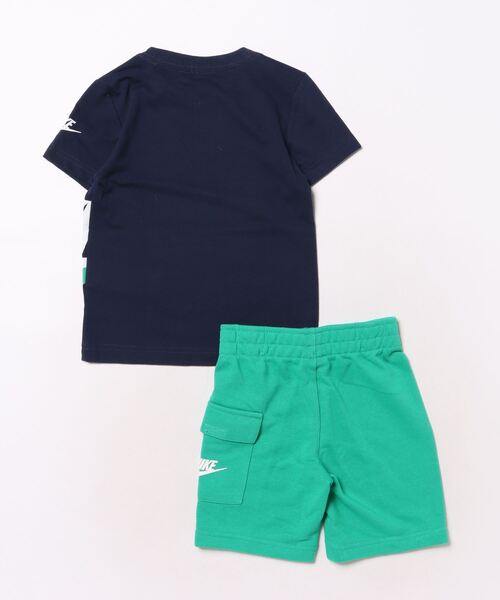 NIKE(ナイキ)の「NIKE NKB B NSW HBR CARGO SHORT SET(Tシャツ/カットソー・キッズ・ブラック/グリーン・110cm/105cm/120cm/115cm)」の3枚目の写真